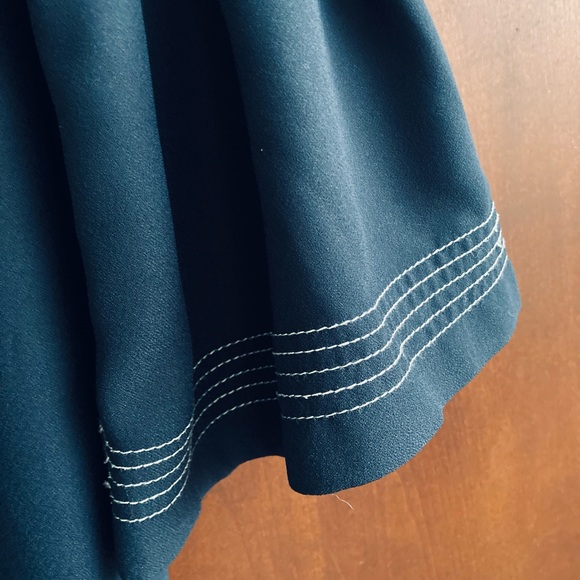 Like New Banana Republic Bell Sleeve Shift Dress size 10 Navy - Picture 3 of 8